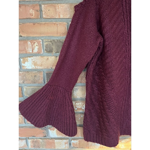 G.I.L.I Women’s Wine Bell Sleeve Cold Shoulder Cable Knit Sweater Size XL - Picture 2 of 9